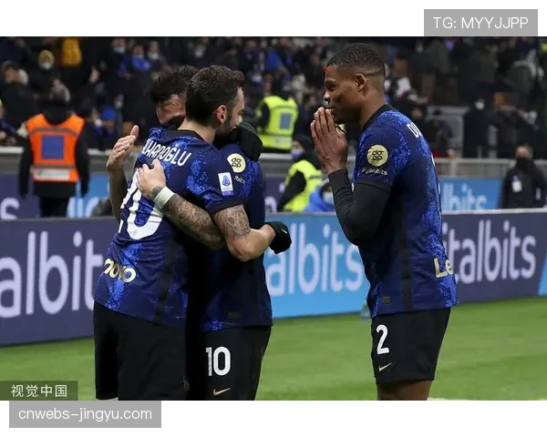 米兰登顶之路：从杯赛出局到联赛13轮不败的蜕变